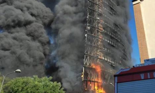 آتش سوزی اسکلت ساختمان